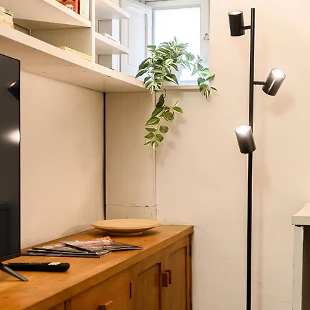 Daire Near Piazza Navona By Ndp Rent *
